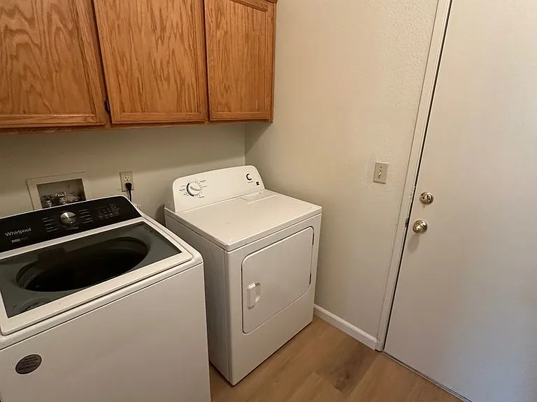 9521 Twin Brooks Ln — Photo 11