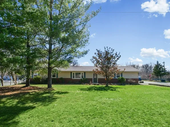 3207 E Airport Rd, Urbana, IL 61802