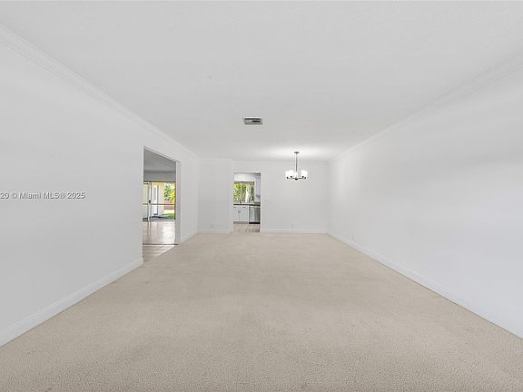 5th image of 1561 SW 72nd Ave