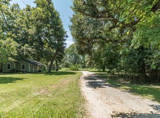 6830 Durazno Rd, Jones Creek, TX 77541