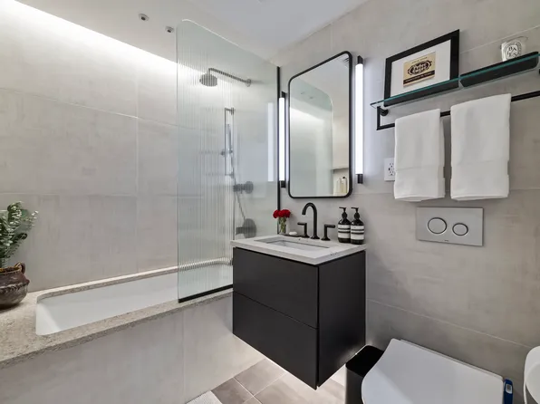 256 Bedford Avenue image 19 of 27