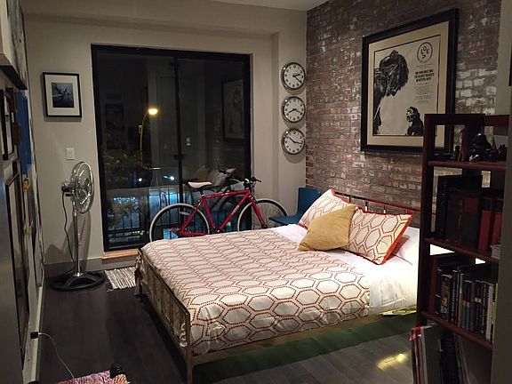 4th image of 586 Grand St #3FF