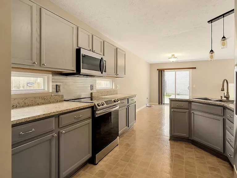 548 Scotch Pine Dr — Photo 9