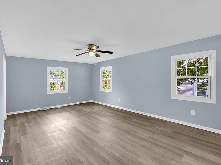2807 Folsom Ln — Photo 10
