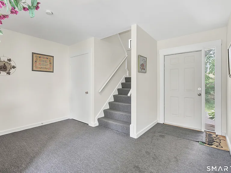 14 Algonquin Ln #C — Photo 3