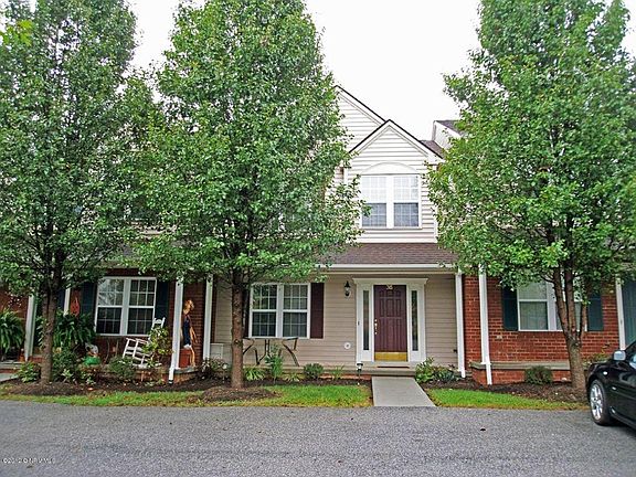 2nd image of 315 Willow Oak Dr