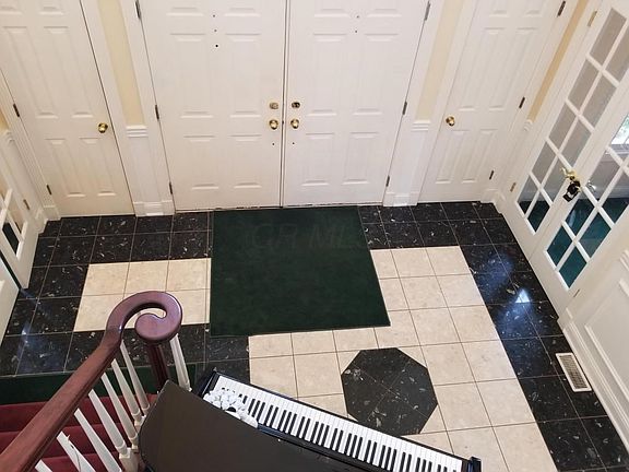 3rd image of 3725 Woodstone Dr