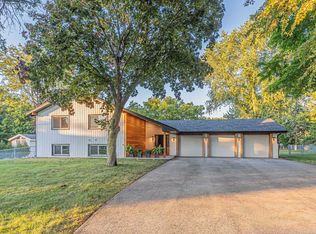 283 Pheasant Ct, Bloomingdale, IL 60108