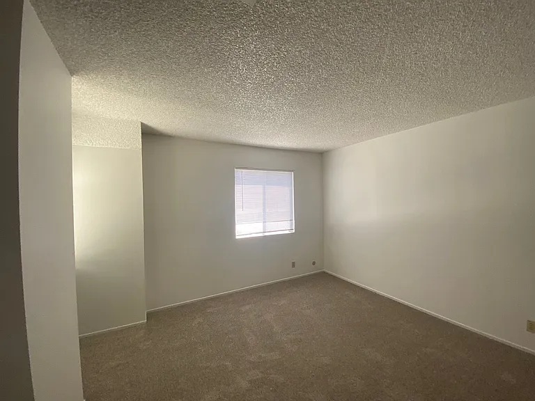 313 Eldridge Ave — Photo 9