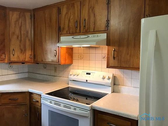 3rd image of 14196 Singer Rd