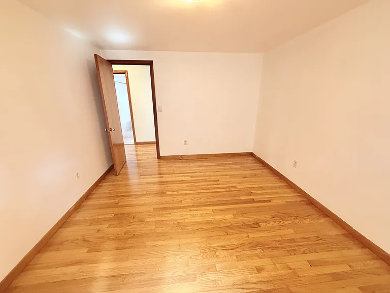 25 1/2 Thurston Ave #B — Photo 16