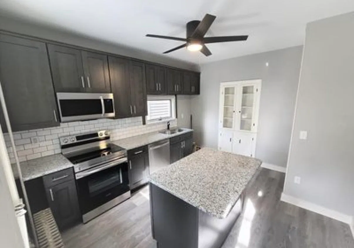 2 bed, $1,650 — Photo 4
