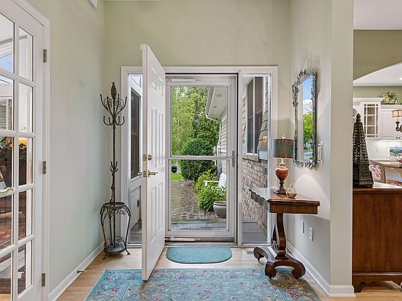 3rd image of 740 Widsten Cir