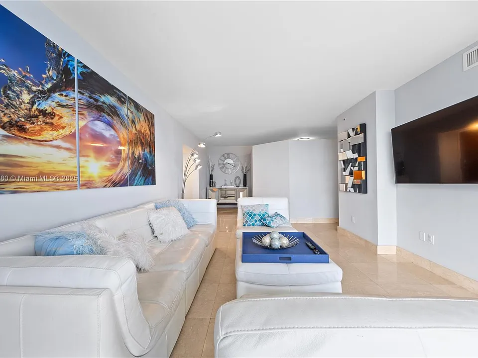 6365 Collins Ave #4106