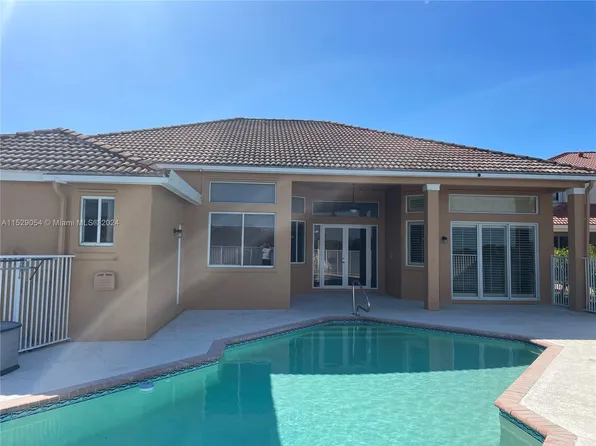 778 Heritage Dr, Weston, FL 33326