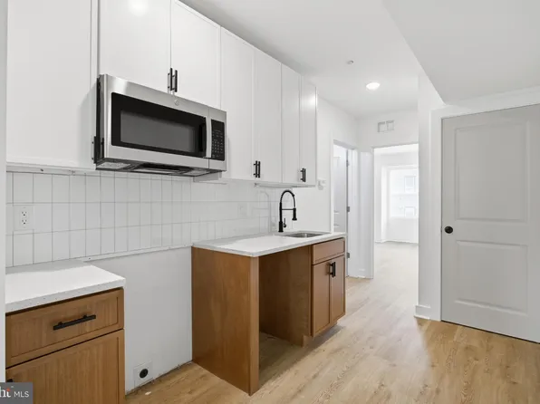 2216 N Franklin St, Philadelphia, PA
