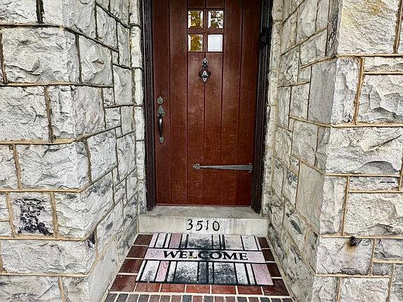 3rd image of 3510 Oneida Ave