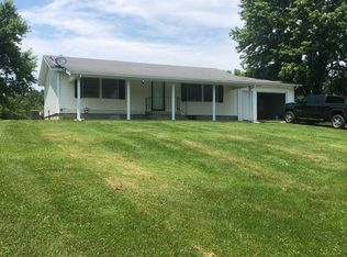 13429 N Greenbriar Rd, Carterville, IL 62918