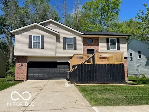 912 S Larkspur Ln, Bloomington, IN 47403