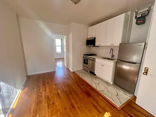 Rented by HOLTON REAL ESTATE INC. | media 1