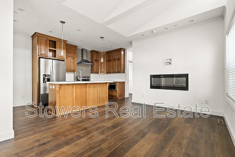 1st image of 144 Larkwood Cir