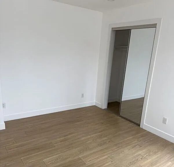 227 B N Park View St — Photo 20
