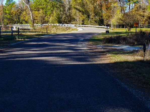 112 Highland Dr, Huntsville, TX 77320