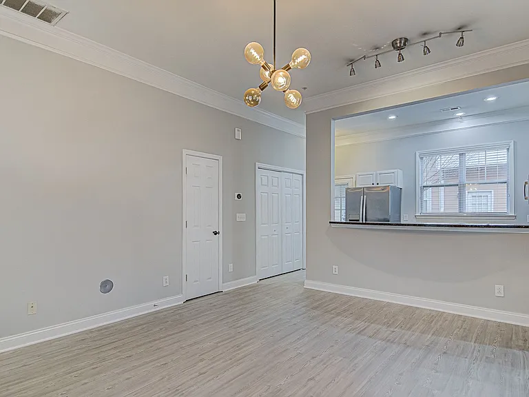 1553 Pecan Ave — Photo 6