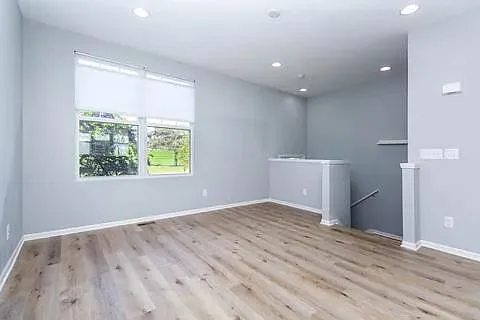 951 Barclay Cir — Photo 6