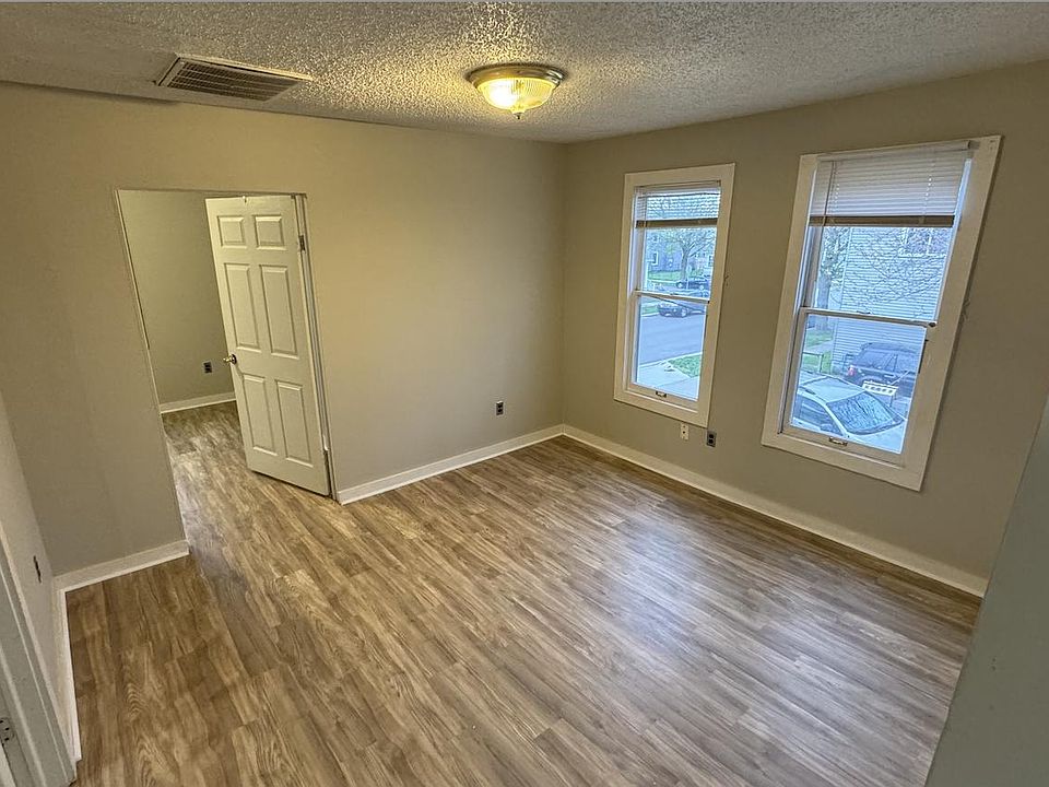 Living room new paint and flooring