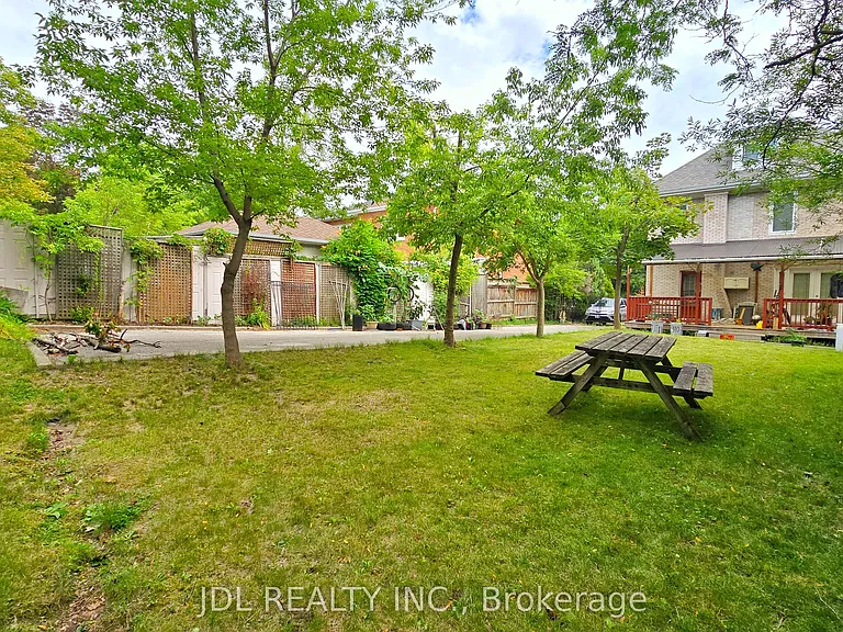 110 Church St S #BASEMENT — Photo 3