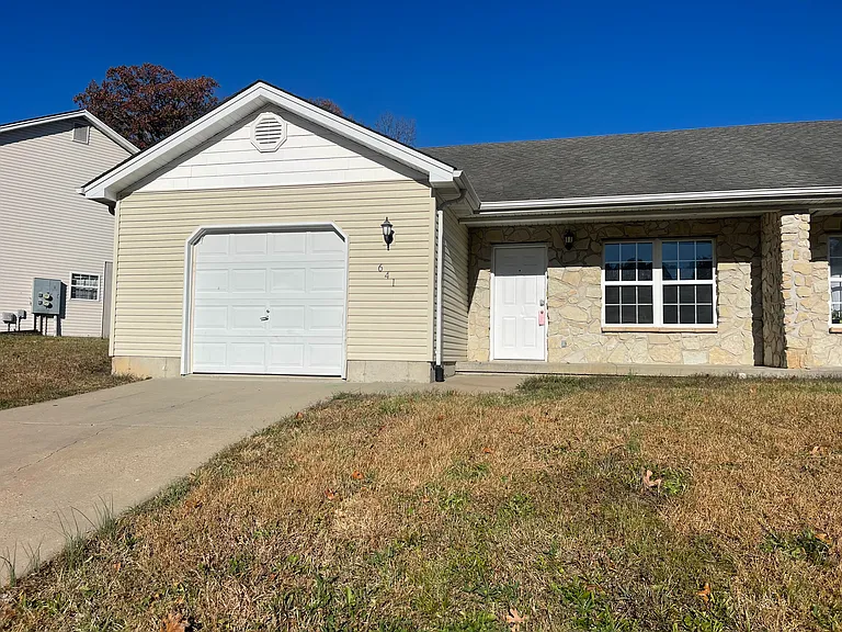 641 Eagle Ridge Dr — Photo 1