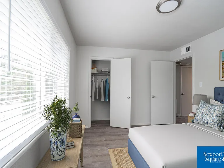 Newport Square Apartments — Photo 20