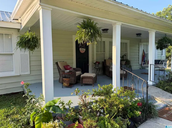 533 Dee Hendrix Rd, Bessemer, AL 35023