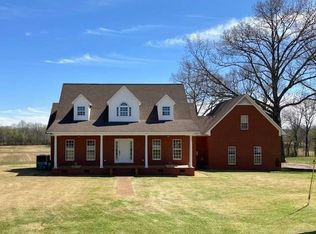 1 Kerr Farms Ln, Savannah, TN 38372