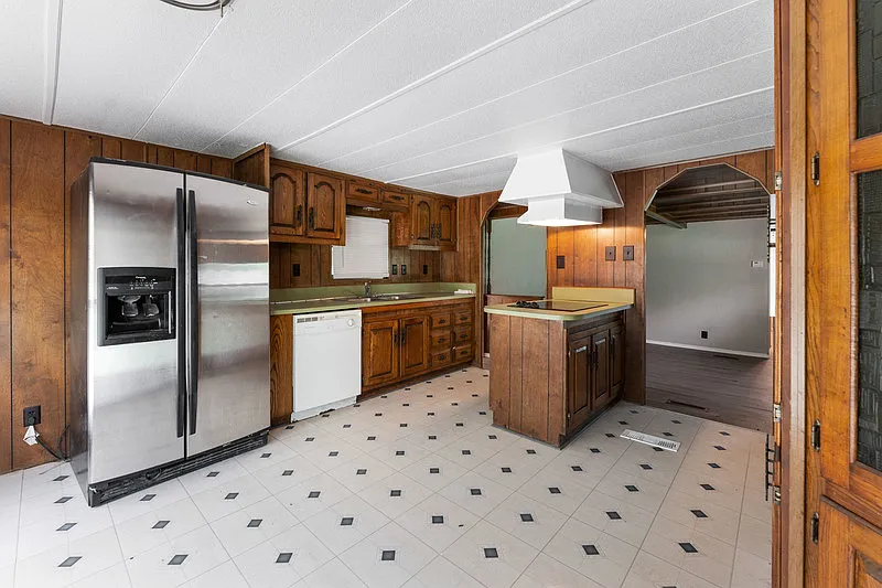 112 Queenswood Dr