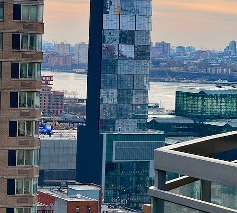 5th image of 500 W 43rd St APT 27D