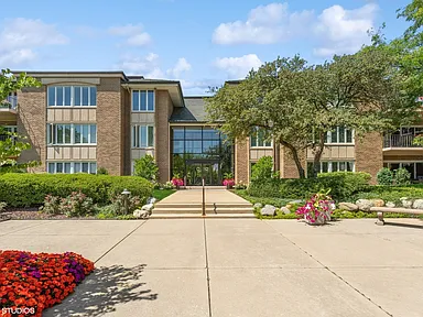 Oak Brook Club Apartments