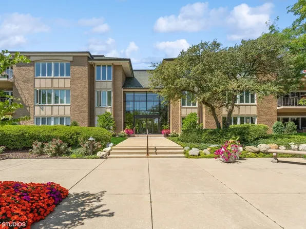 1 Oak Brook Club Dr APT A112, Oak Brook, IL 60523