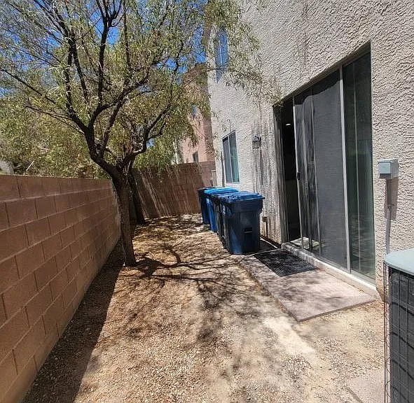 9577 Villa Adastra Ave — Photo 20