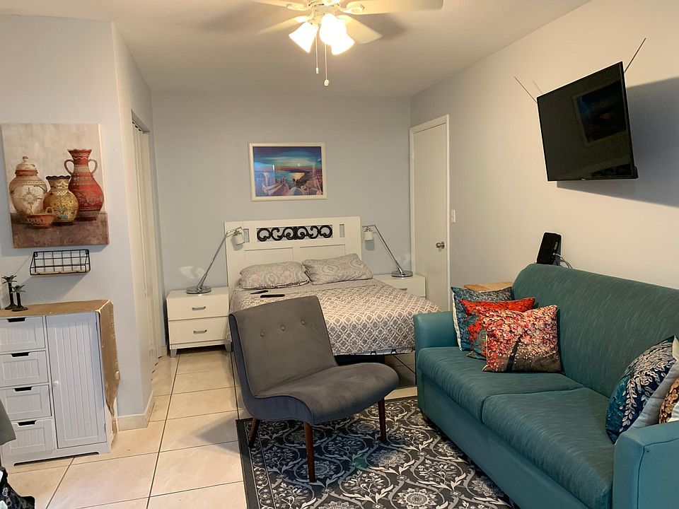1st image of 260 NW 107th Ave APT 102