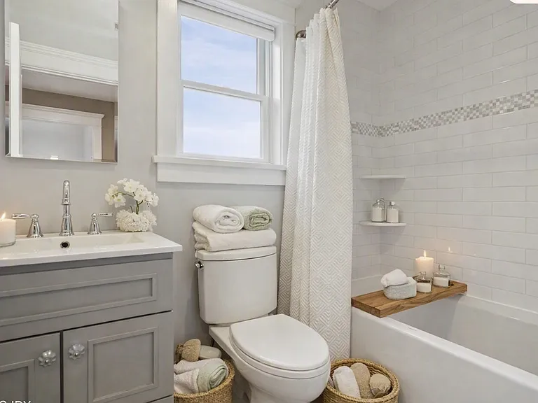 18 Moshier St #A — Photo 11