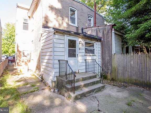 2nd image of 585 2nd St