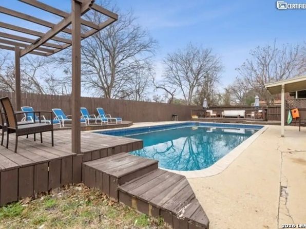 105 Gladiola Ln Unit B