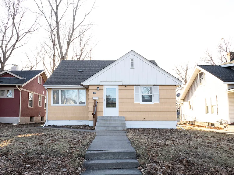 3451 Logan Ave N — Photo 1