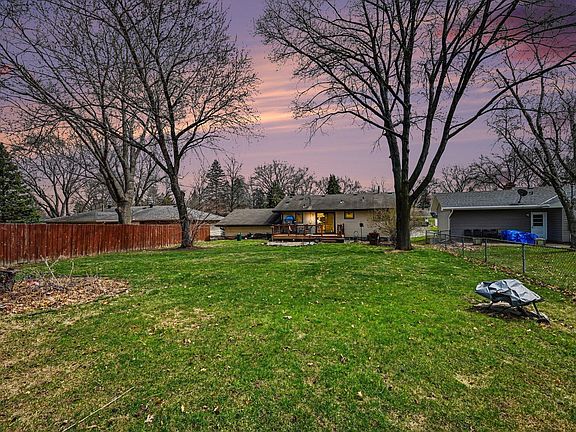 3rd image of 536 Riviera Dr
