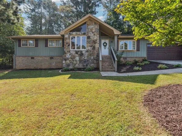1952 Farmwood Dr, Lawrenceville, GA 30043