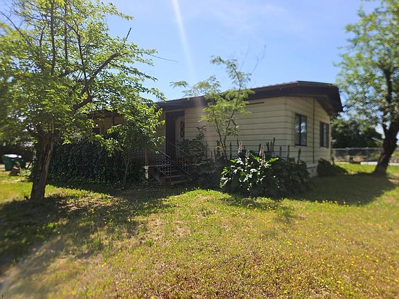 3rd image of 17705 Coyote Ln