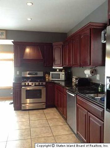 1st image of 454 Hoyt Ave