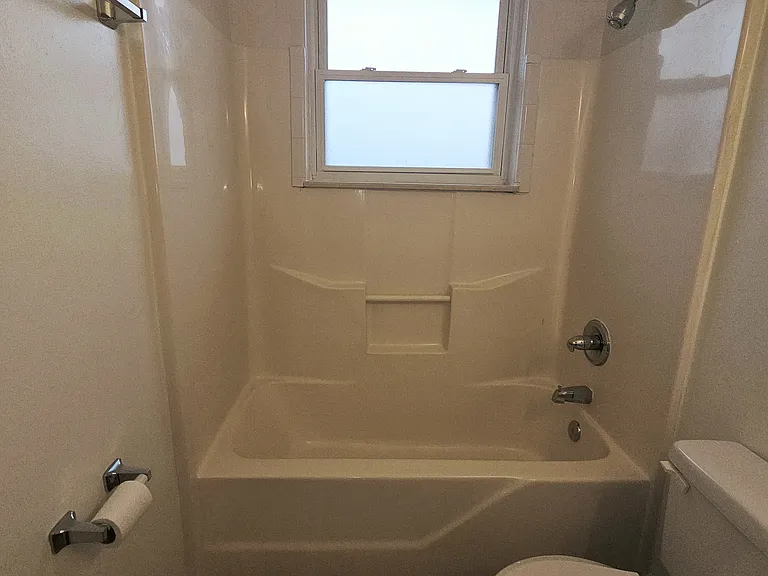 111 Pine Dr #10 — Photo 19